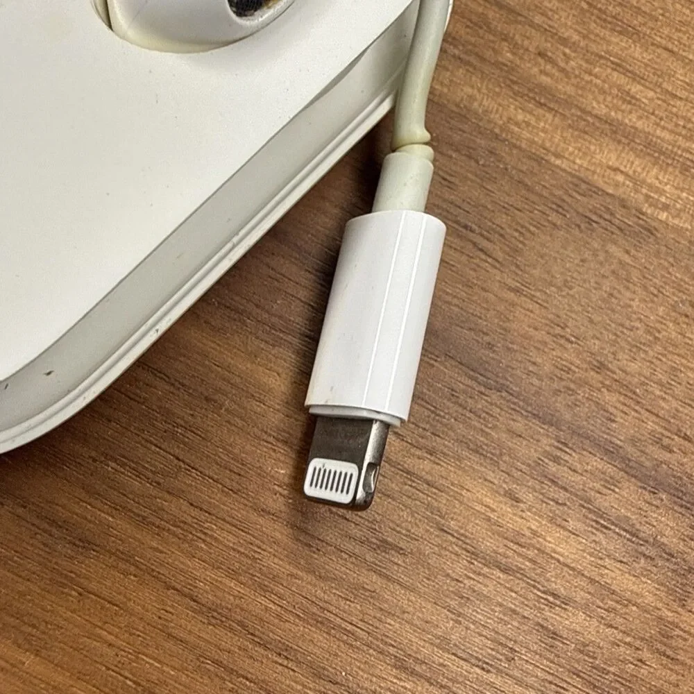 Apple earpods lightning